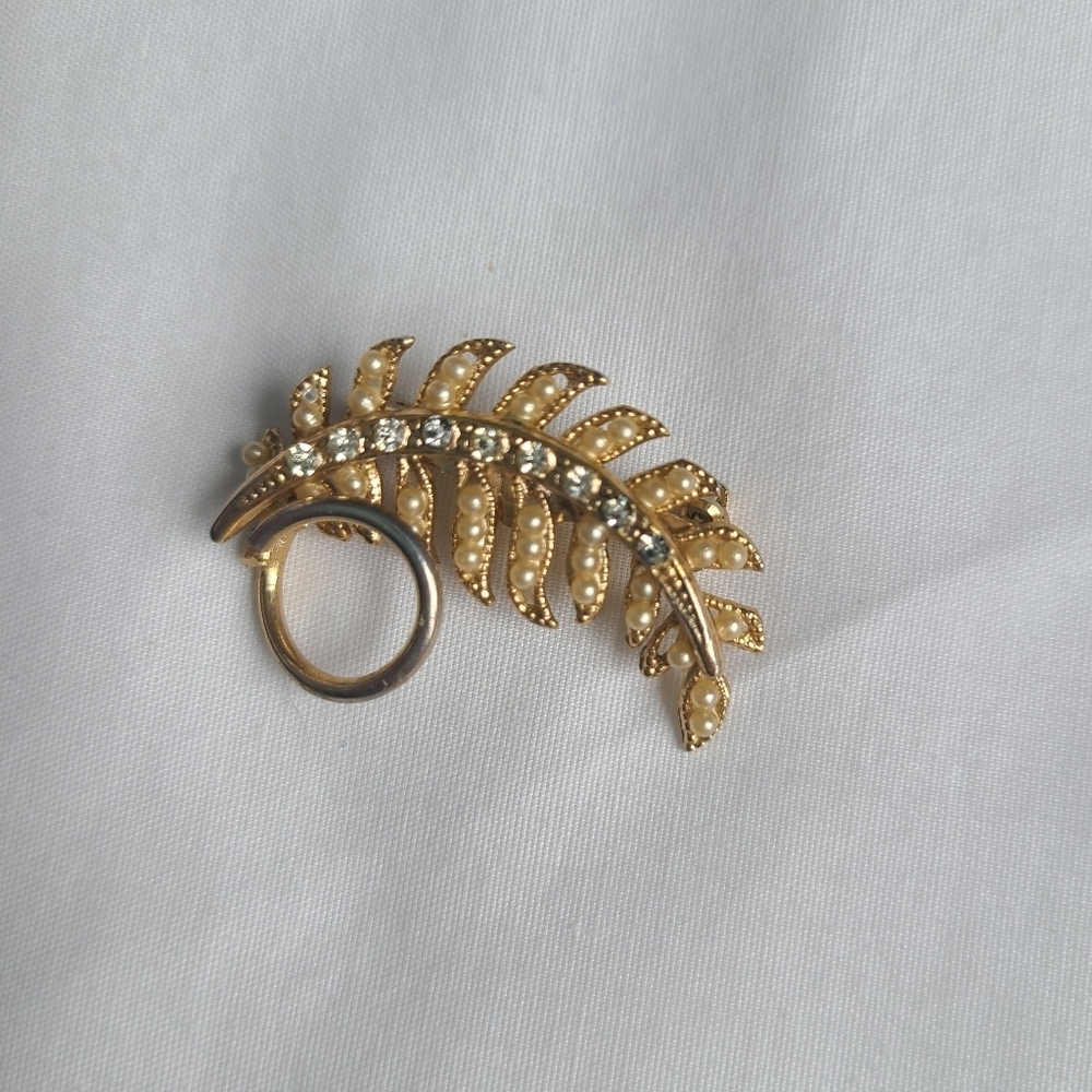 Vintage Faux Pearl Gold Tone Leaf Brooch